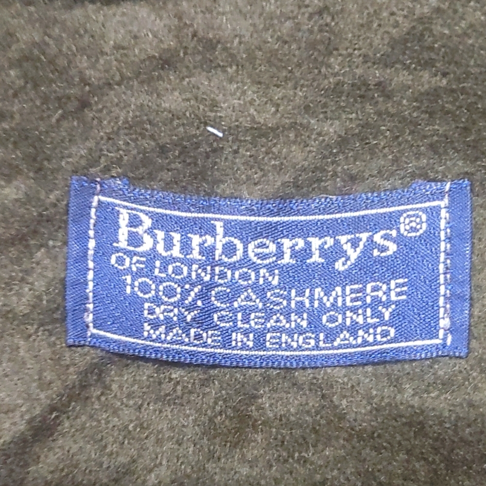 Burberrys Vintage Scarves - Picture 4 of 5